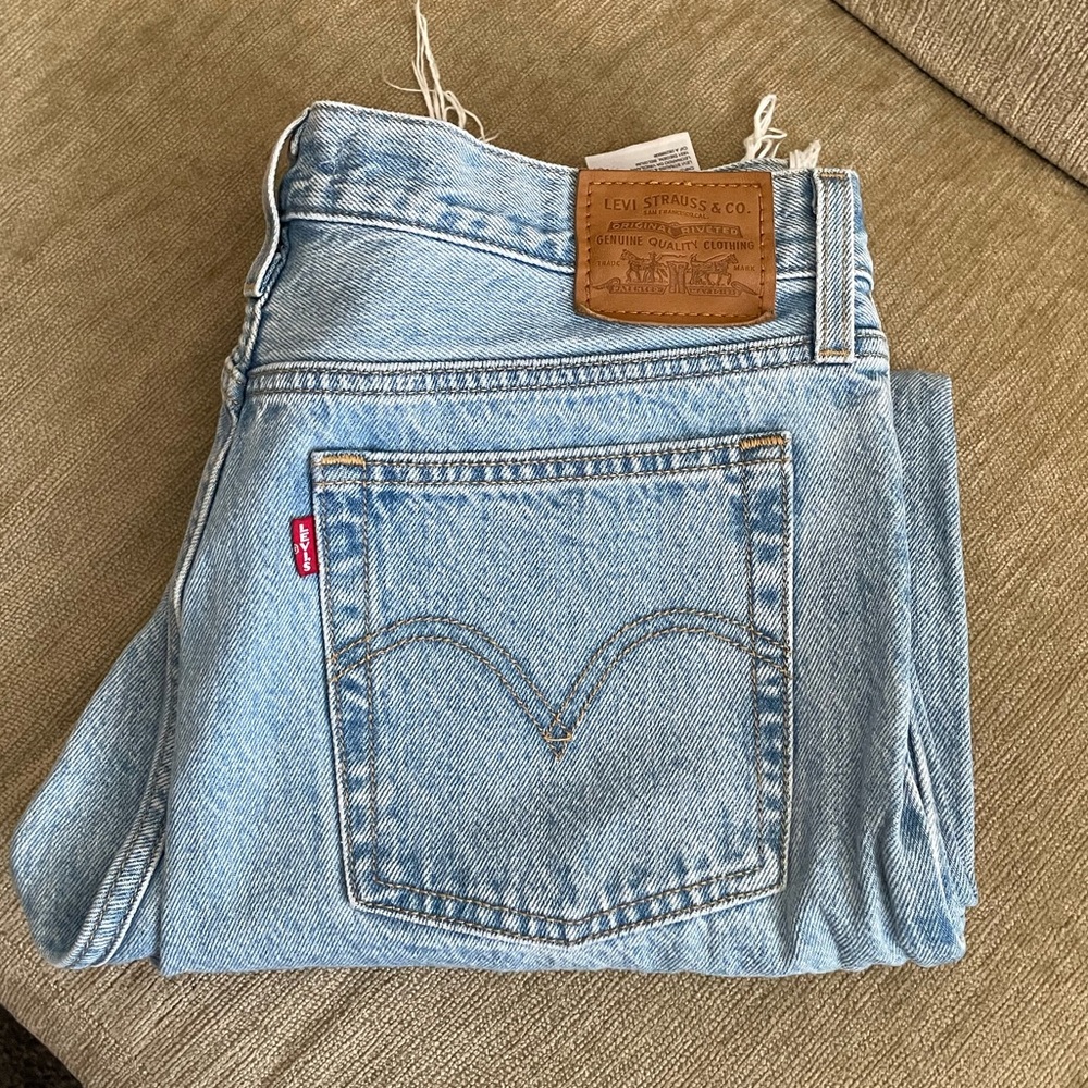 Levi’s wedgies straight